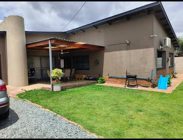 3 BEDROOM PROPERTY TO RENT IN QUEENSWOOD